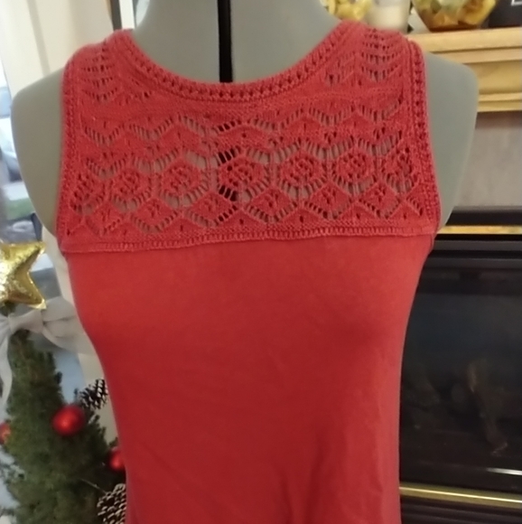 LOFT Tops - *sold* Ann Taylor LOFT red crochet detail tank top, XS